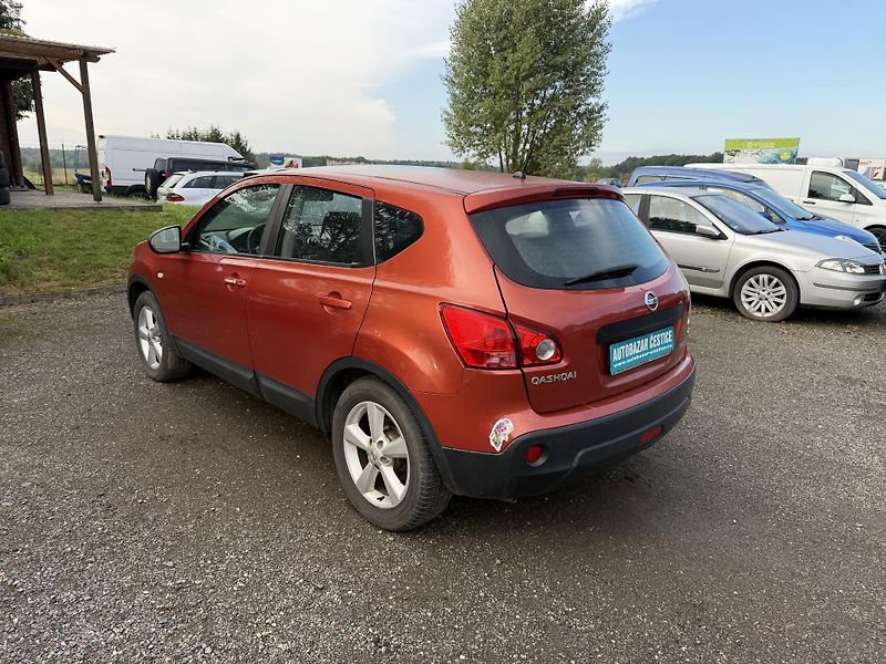 Nissan Qashqai 2.0 DCI 110 kw 4x4 AUTOMAT - fotka 8 z 22