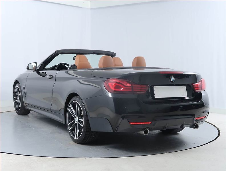 BMW Řada 4 (2020) 440i xDrive - fotka 4 z 22