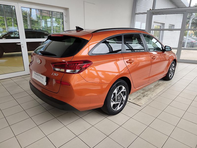 Hyundai i30 (2024) 1.0 T-GDi 74kW DCT Family - fotka 4 z 21