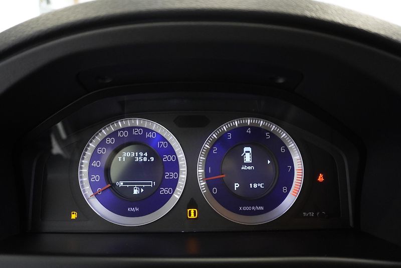 Volvo V70 T6 R-DESIGN 4WD AUT. - fotka 20 z 28