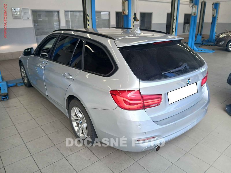 BMW Řada 3 (2017) 2.0 D 318d, 1.maj, AT, navi - fotka 2 z 3