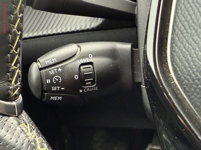 Peugeot 208 (2020) 1.2PT, GT Line - fotka 13 z 24