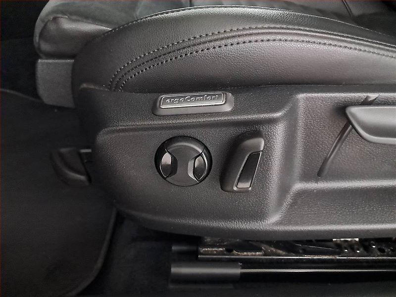 Volkswagen Passat (2019) 2.0 TDI, 4X4, Automat, Kůže - fotka 16 z 25