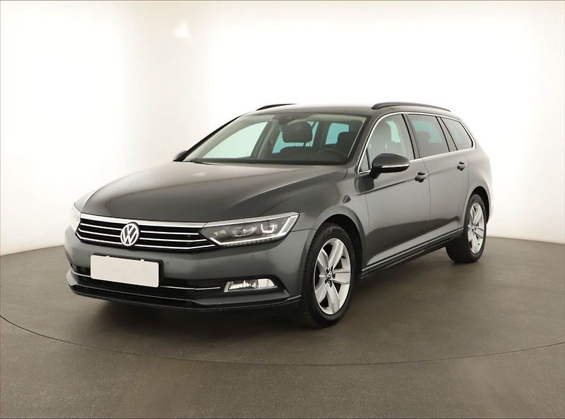 Volkswagen Passat (2016) 2.0 TDI, Automat, Serv.kniha - fotka 2 z 14