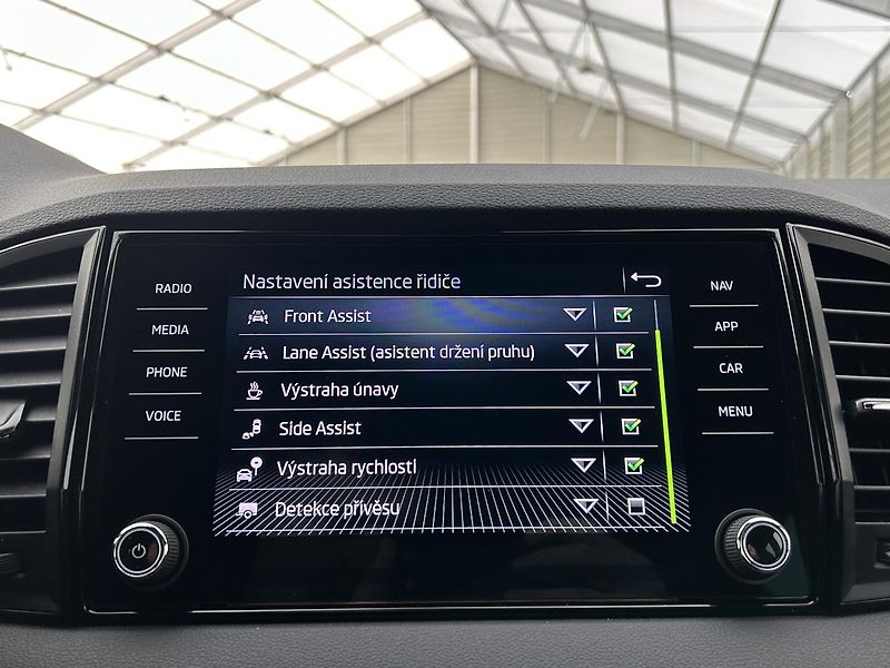Škoda Karoq 2.0 TDI 4x4 SportLine - fotka 11 z 32