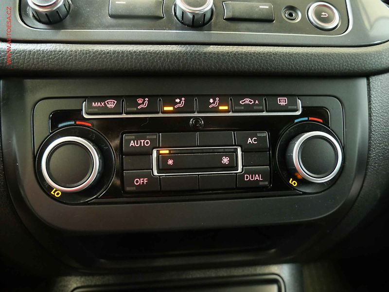 Volkswagen Tiguan (2012) 2.0TDi 4x4, DSG, navi, xenon - fotka 17 z 19