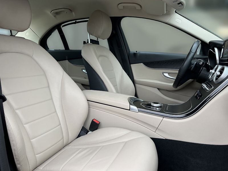 Mercedes-Benz Třídy C 160 AMG Line - fotka 16 z 21