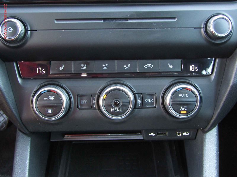 Škoda Octavia (2015) 2.0 TDi, ČR, Style - fotka 15 z 20