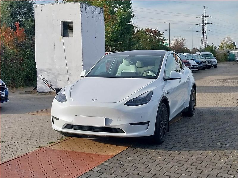 Tesla Model Y (2023) Long Range AWD 79kWh, SoH 92% - fotka 2 z 18