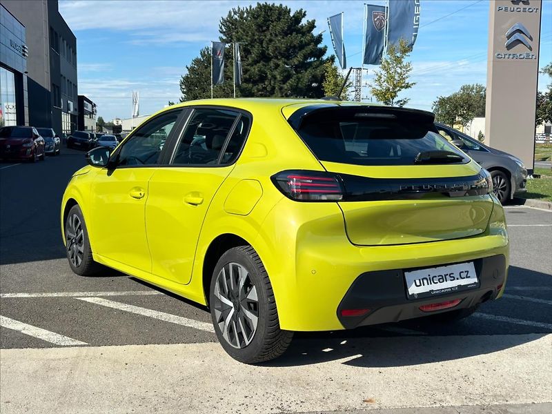 Peugeot 208 1,2 PureTech  Active-Manuál 5k - fotka 4 z 19