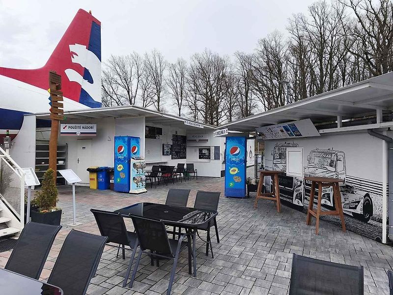 Svíčkova byla jako od babičky v restauraci v letadle u D10.