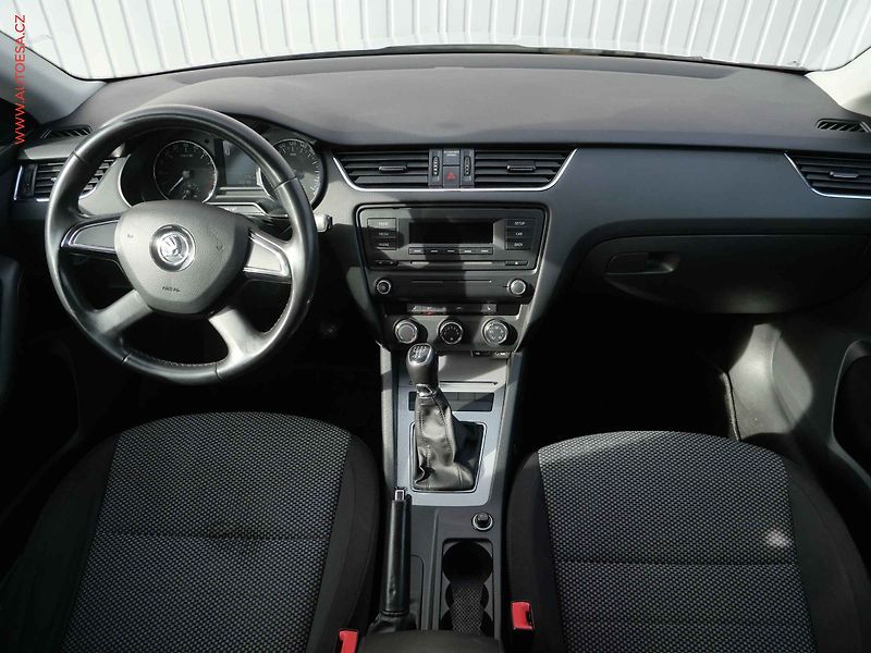Škoda Octavia (2014) 1.6 TDi, ČR, Ambition - fotka 8 z 16