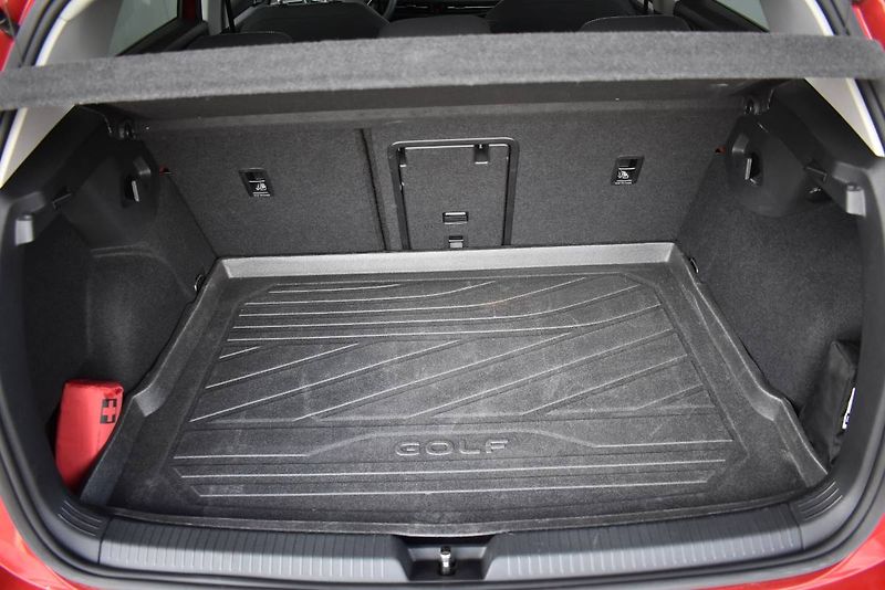 Volkswagen Golf (2024) 1.5TSI 85kW, LED,CZ,1.Majitel - fotka 11 z 22