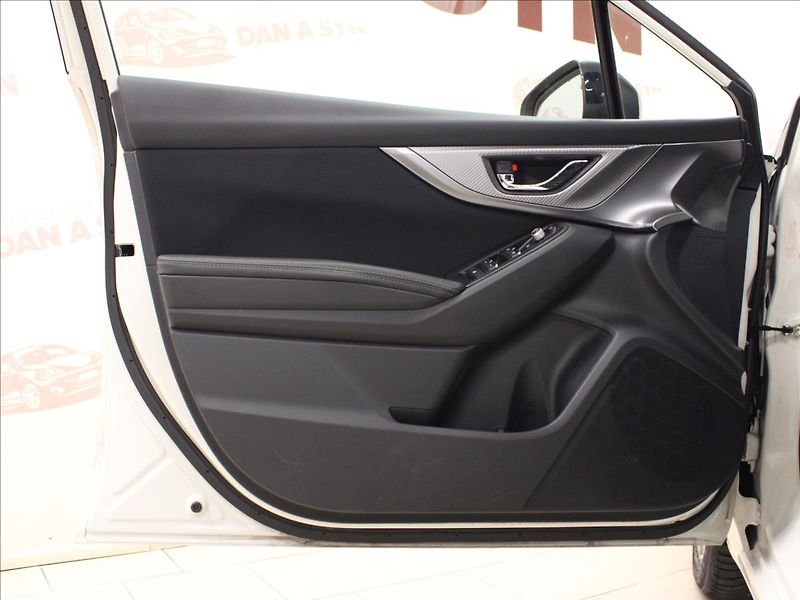 Subaru Impreza 1,6 AWD Automat Exclusive - fotka 9 z 35