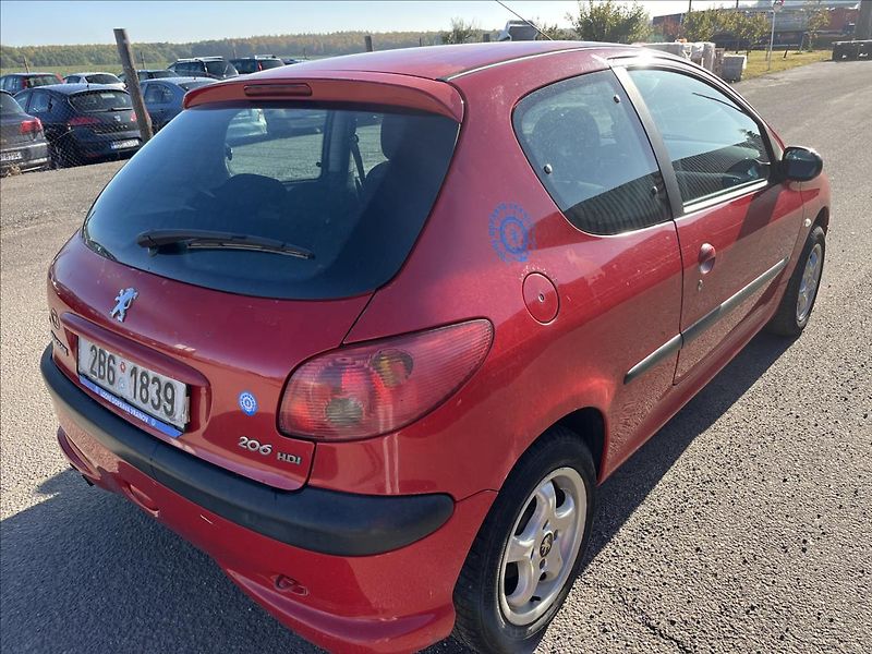 Peugeot 206 1,4 HDi SERVIS VSTŘIKY ROZVODY - fotka 6 z 27