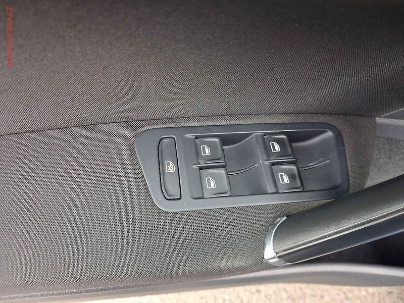 Volkswagen Golf (2012) 1.4 TSi VII, Comfortline - fotka 15 z 17
