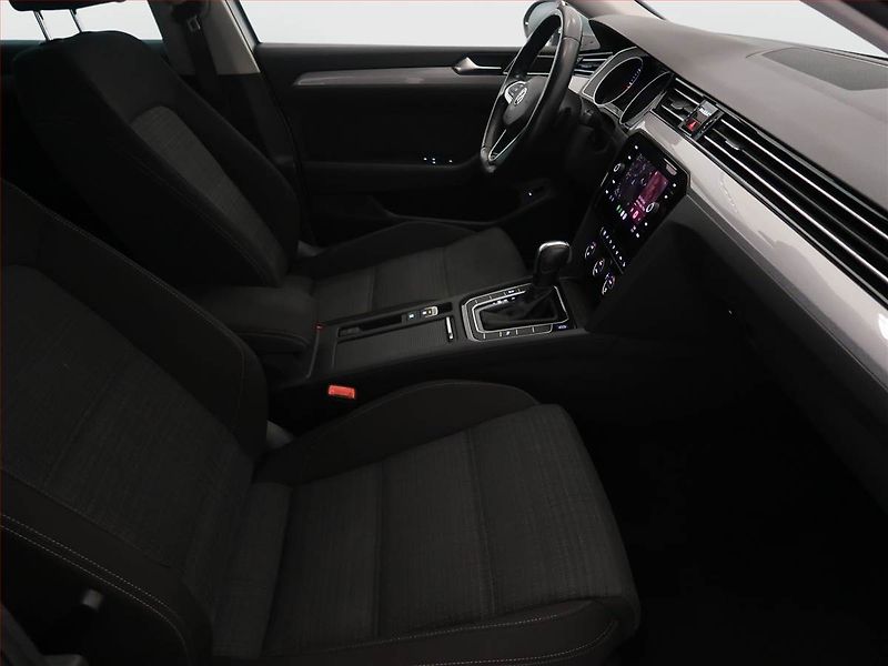 Volkswagen Passat (2019) Comfortline 2.0 TDI, Automat - fotka 9 z 13