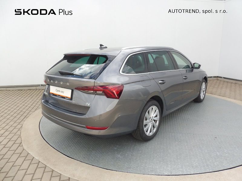 Škoda Octavia (2023) Combi iV Style 1,4 TSI PHEV 15 - fotka 2 z 31