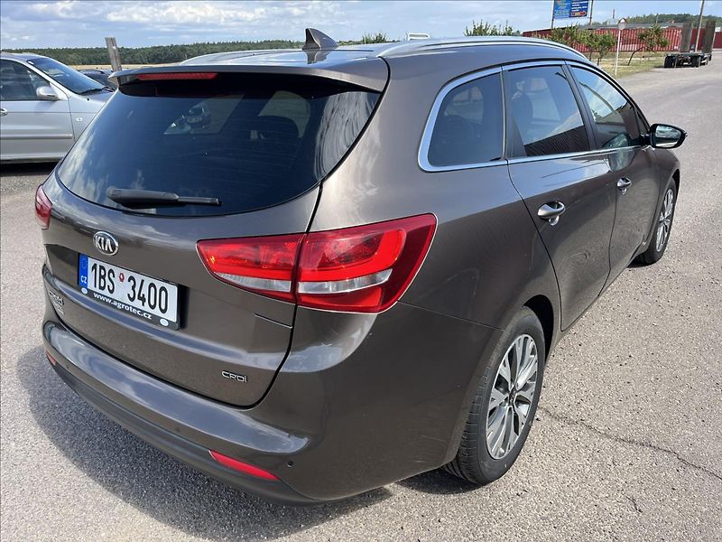 Kia Ceed 1,6 CRDi ČR KLIMA KAMERA NAVI - fotka 6 z 45