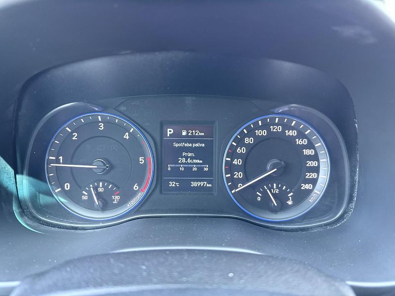Hyundai Kona 1.6 CRDI 100 kW - fotka 10 z 16