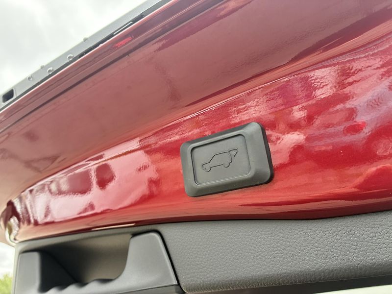Toyota RAV4 2.5 HSD e-CVT AWD Exe. JBL - fotka 25 z 26