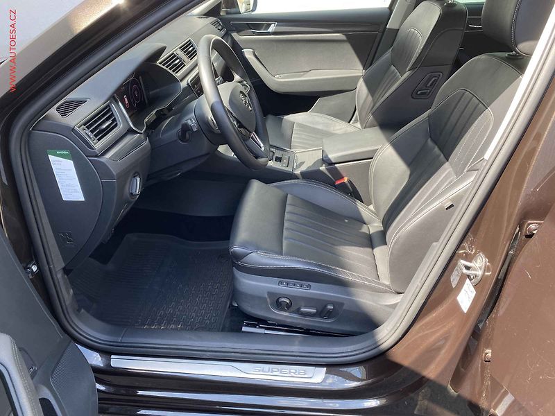 Škoda Superb (2019) 2.0 TSi 4x4, Style, DSG, LED - fotka 9 z 18