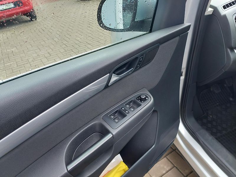Volkswagen Sharan (2012) 2.0TDi 103kW 7míst - fotka 9 z 37