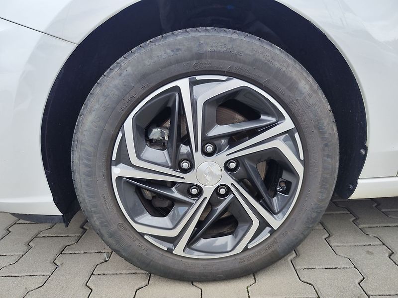 Hyundai i30 1.5 T-GDI/117kW Smart Navi - fotka 32 z 34