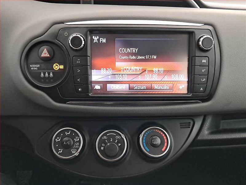 Toyota Yaris (2016) 1.0 VVT-i, ČR,1.maj - fotka 12 z 16