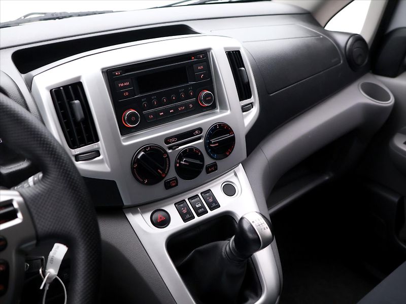 Nissan NV200 1,5 dCi 81kW Acenta CZ 1.Maj D - fotka 27 z 39