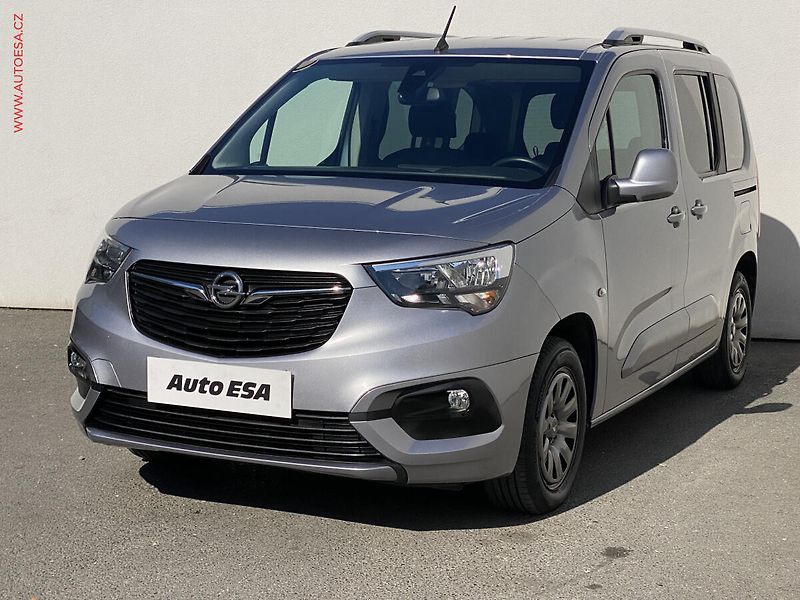 Opel Combo (2018) 1.5CDTi, ČR, 96kW, servis - fotka 3 z 19