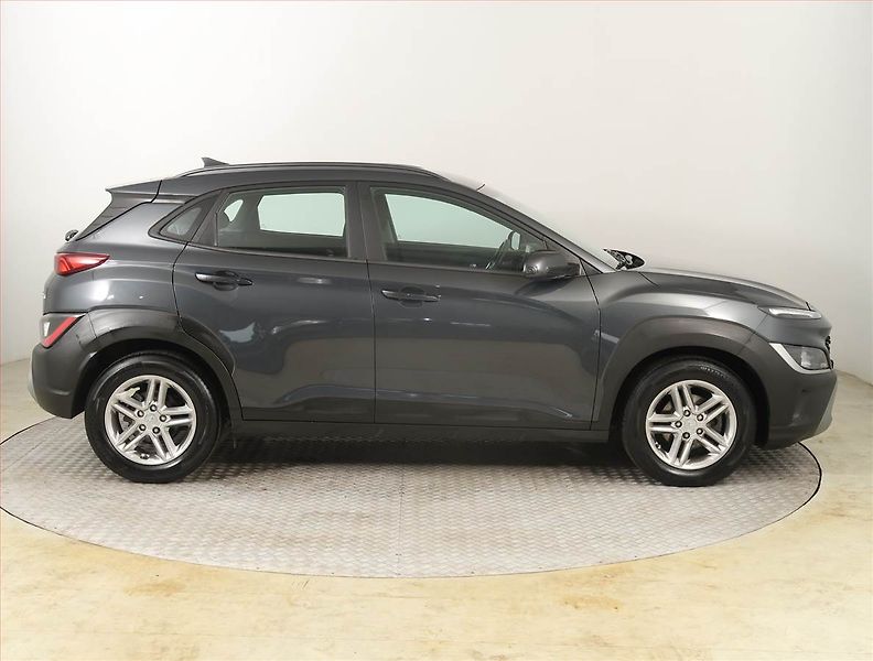 Hyundai Kona (2022) 1.0 T-GDI, Automat, ČR,1.maj - fotka 6 z 19