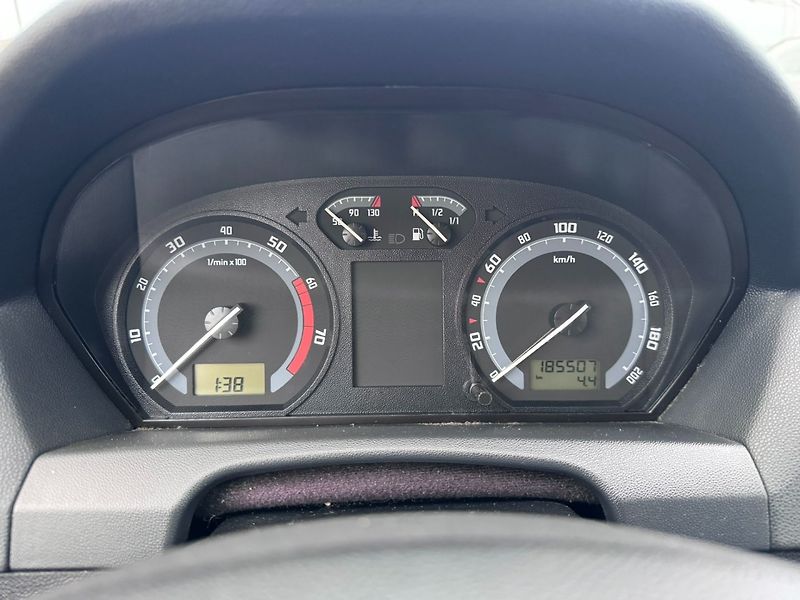 Škoda Fabia (2005) 1,2 HTP 40 KW STK - fotka 25 z 47