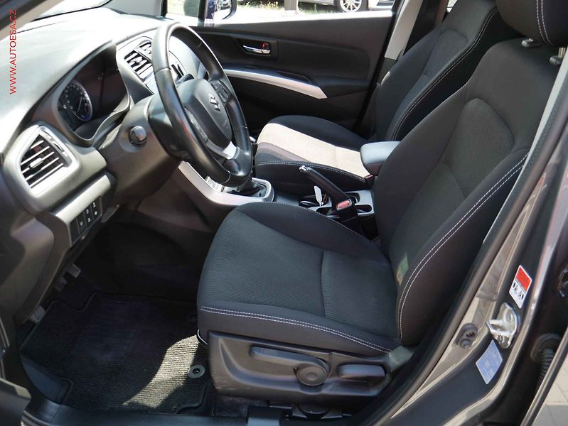 Suzuki S-Cross (2021) 1.4MHEV, 1.maj,ČR, AC, TZ - fotka 9 z 18