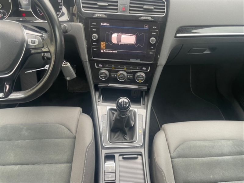 Volkswagen Golf 1,5 TSI Evo Highline - fotka 10 z 11
