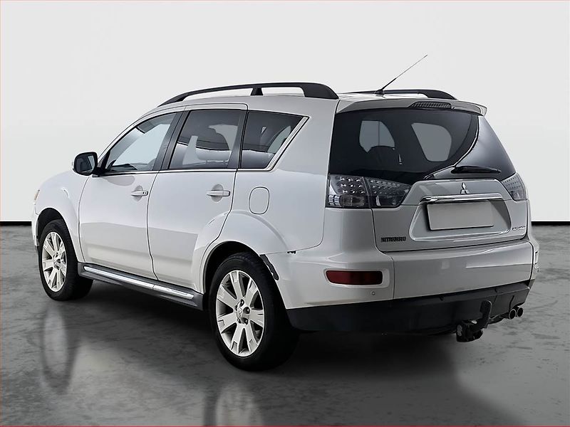 Mitsubishi Outlander (2011) 2.2 DI-D, 4X4, Automat - fotka 4 z 22