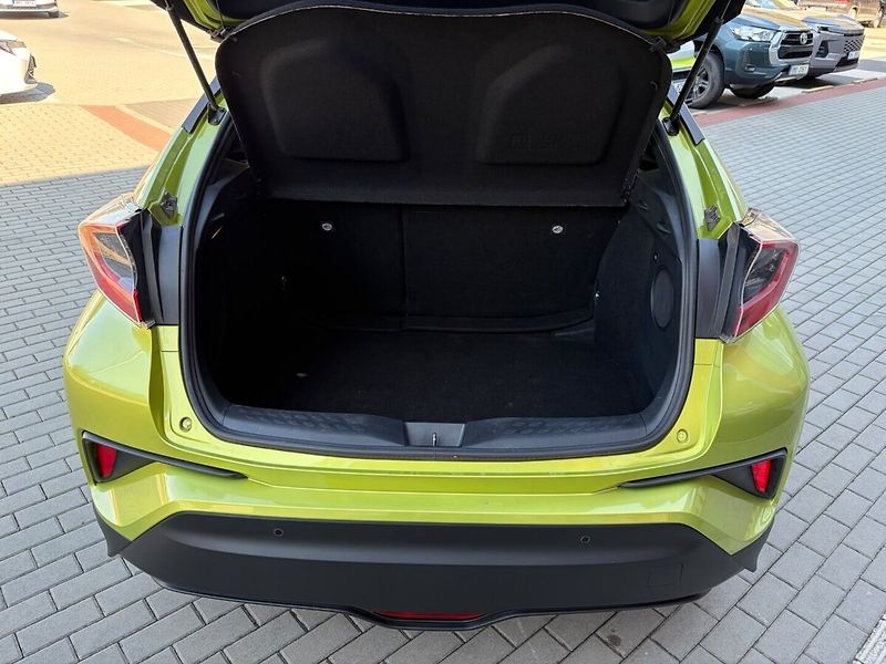 Toyota C-HR 1.8 Hybrid Premium - fotka 16 z 20