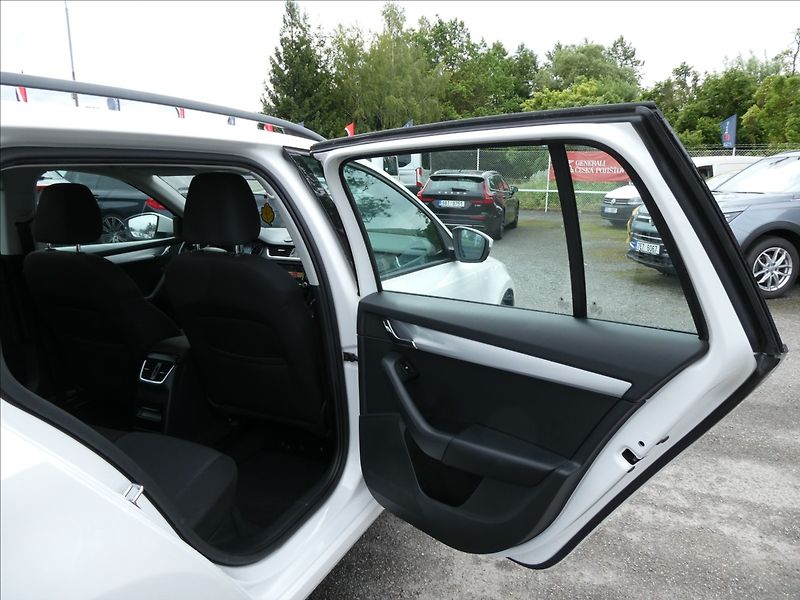 Škoda Octavia 1,6 TDi 81kW STYLE, DPH, ČR - fotka 24 z 38