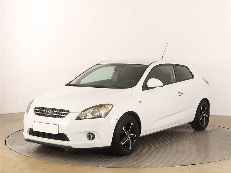 Kia Ceed (2009) 1.4 CVVT, Serv.kniha, nová STK - fotka 2 z 16