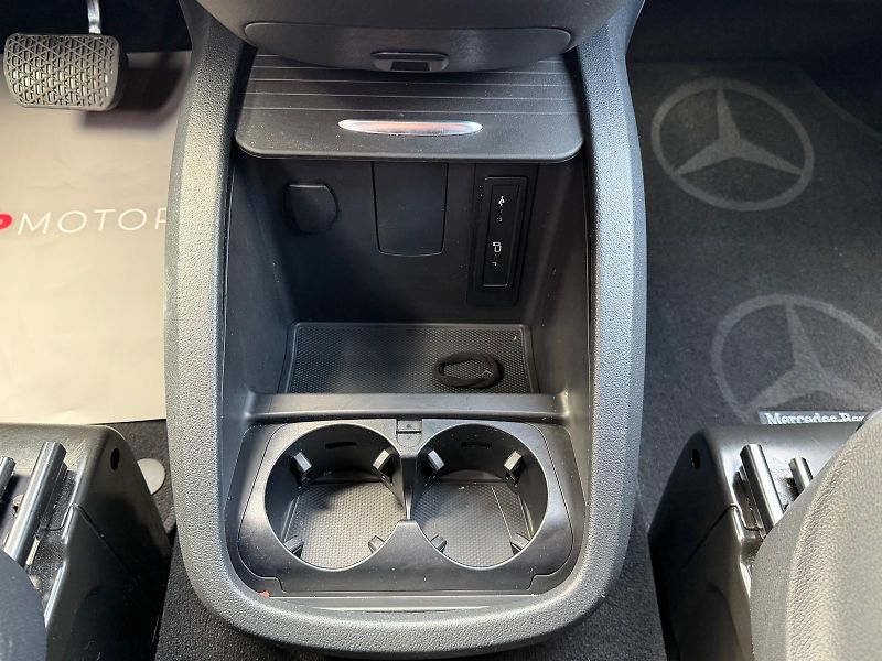 Mercedes-Benz Třídy V V300D-AMG-4M-AVANT-R19-NEZ.TOP - fotka 20 z 38