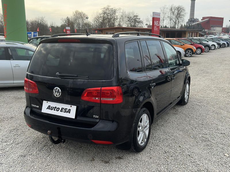 Volkswagen Touran (2011) 1.6TDi, AAC, TZ - fotka 4 z 18