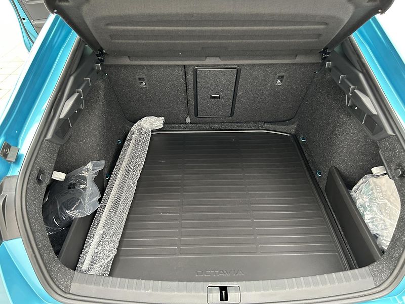 Škoda Octavia 1.5 TSI SportLine - fotka 27 z 30