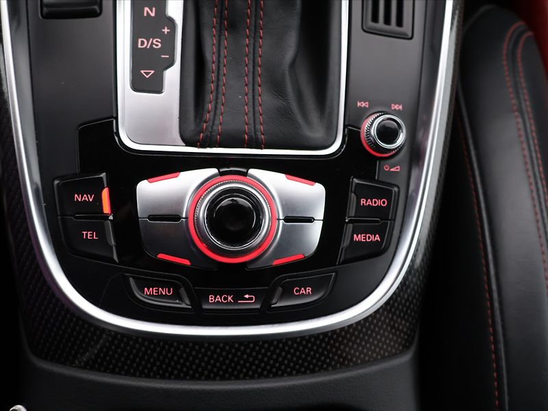 Audi SQ5 3,0 BiTDI quattro Tiptronic - fotka 27 z 35