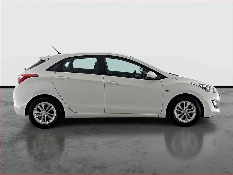 Hyundai i30 (2014) 1.6 MPI, Tempomat - fotka 6 z 16