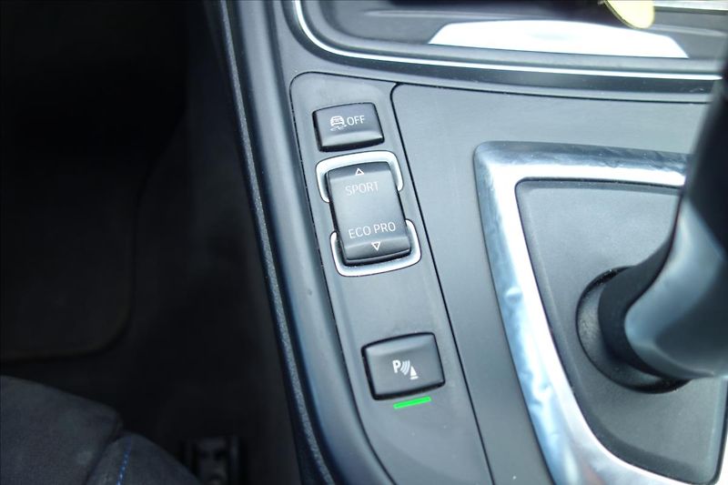 BMW Řada 3 320d GT,XDRIVE,ČR,SERV.KN. - fotka 33 z 41