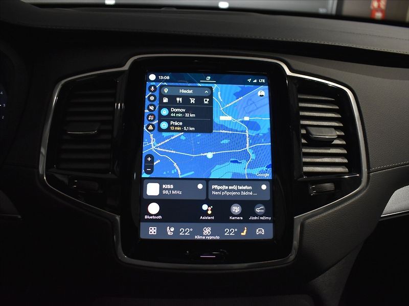 Volvo XC90 2,0 B5 AWD PLUS Bezklíč,Pano - fotka 21 z 23