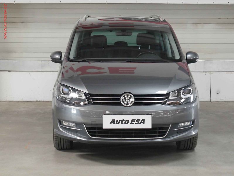 Volkswagen Sharan (2017) 2.0 TDi 4x4, 7míst, 2.maj,ČR - fotka 2 z 25