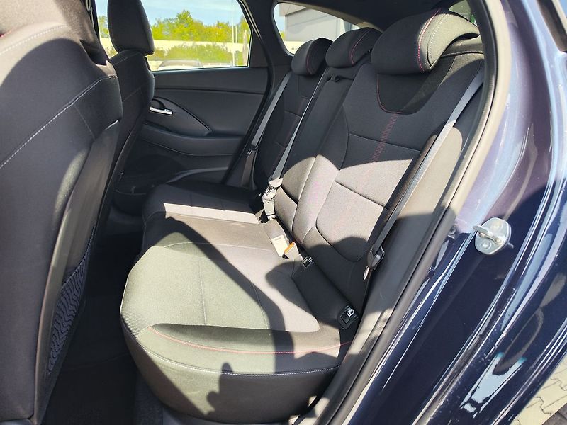 Hyundai i30 1.5 T-GDI/103kW N-Line DCT - fotka 13 z 33