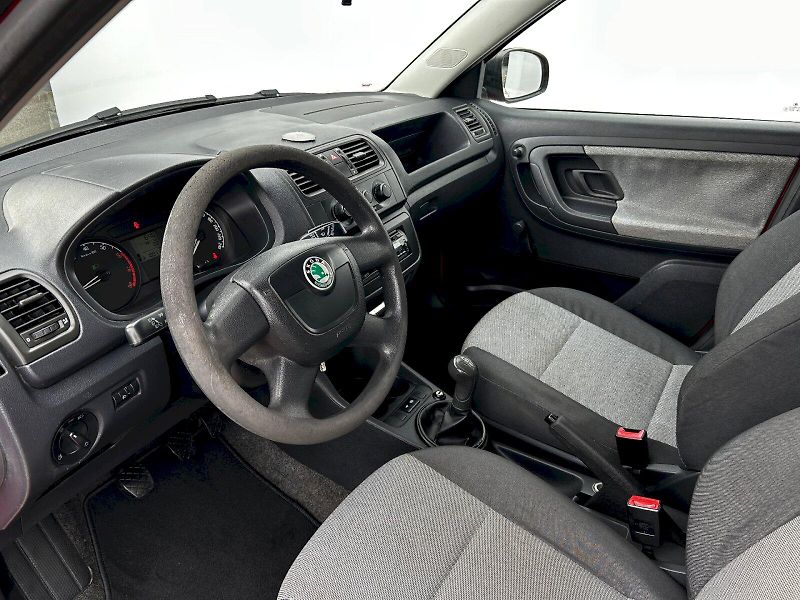 Škoda Fabia (2009) Combi 1.2 HTP 51kW MP5 Classic - fotka 16 z 27