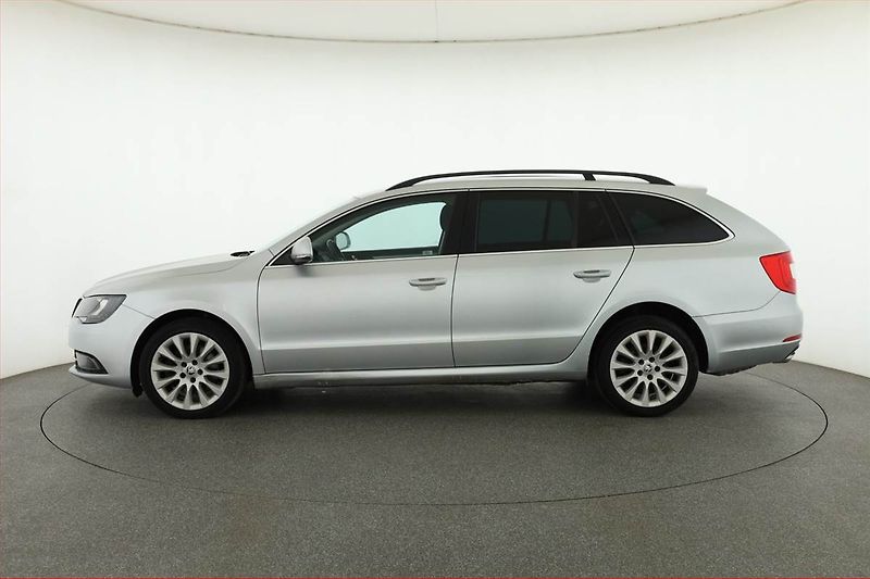 Škoda Superb (2013) Ambition 2.0 TDI, Serv.kniha - fotka 3 z 18